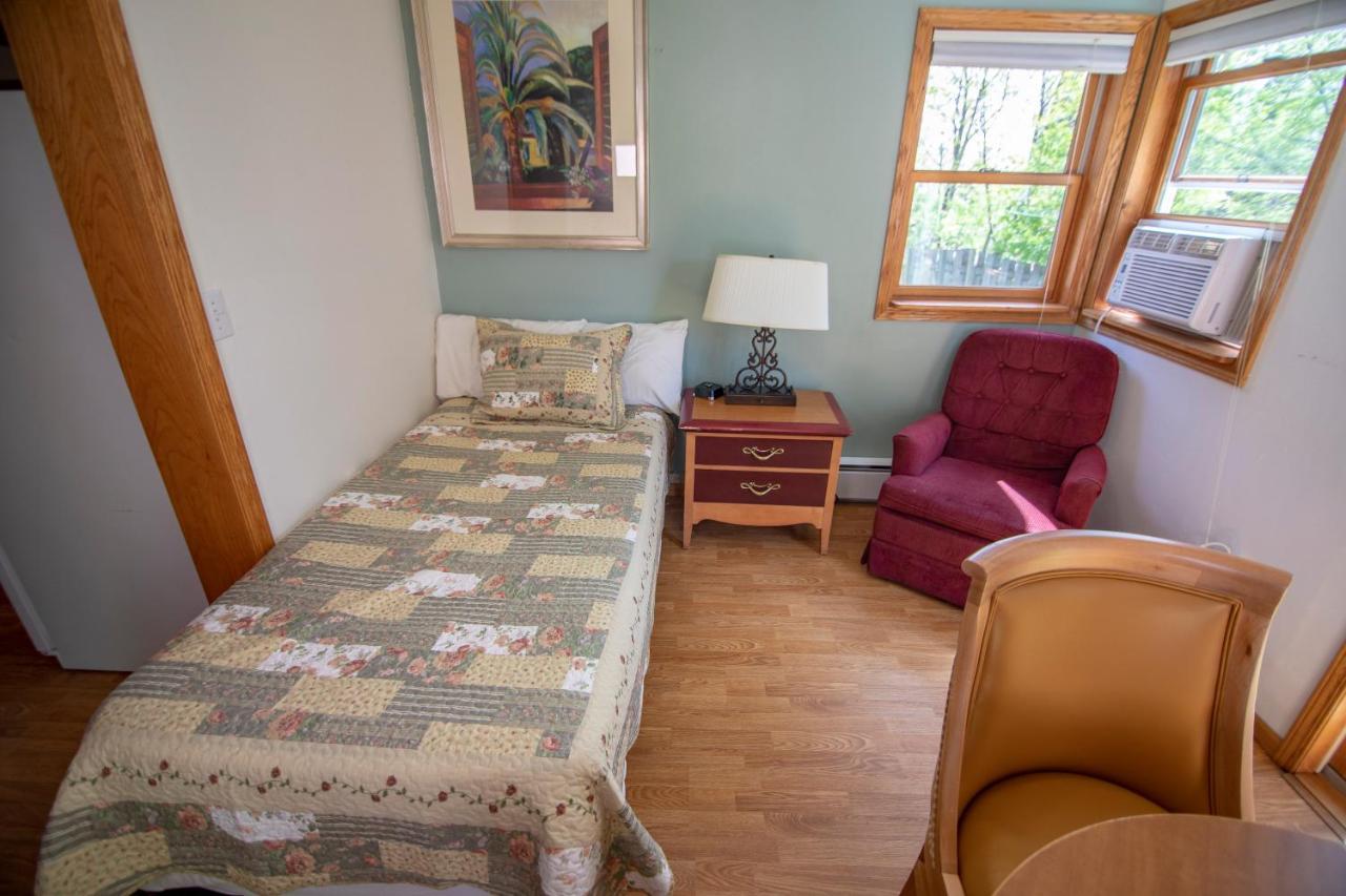 Coachlite Inn Сістер-Бей Екстер'єр фото
