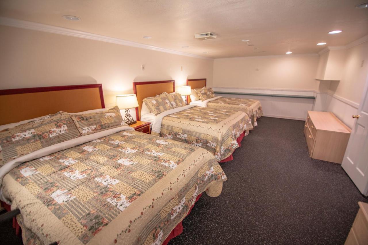 Coachlite Inn Сістер-Бей Екстер'єр фото